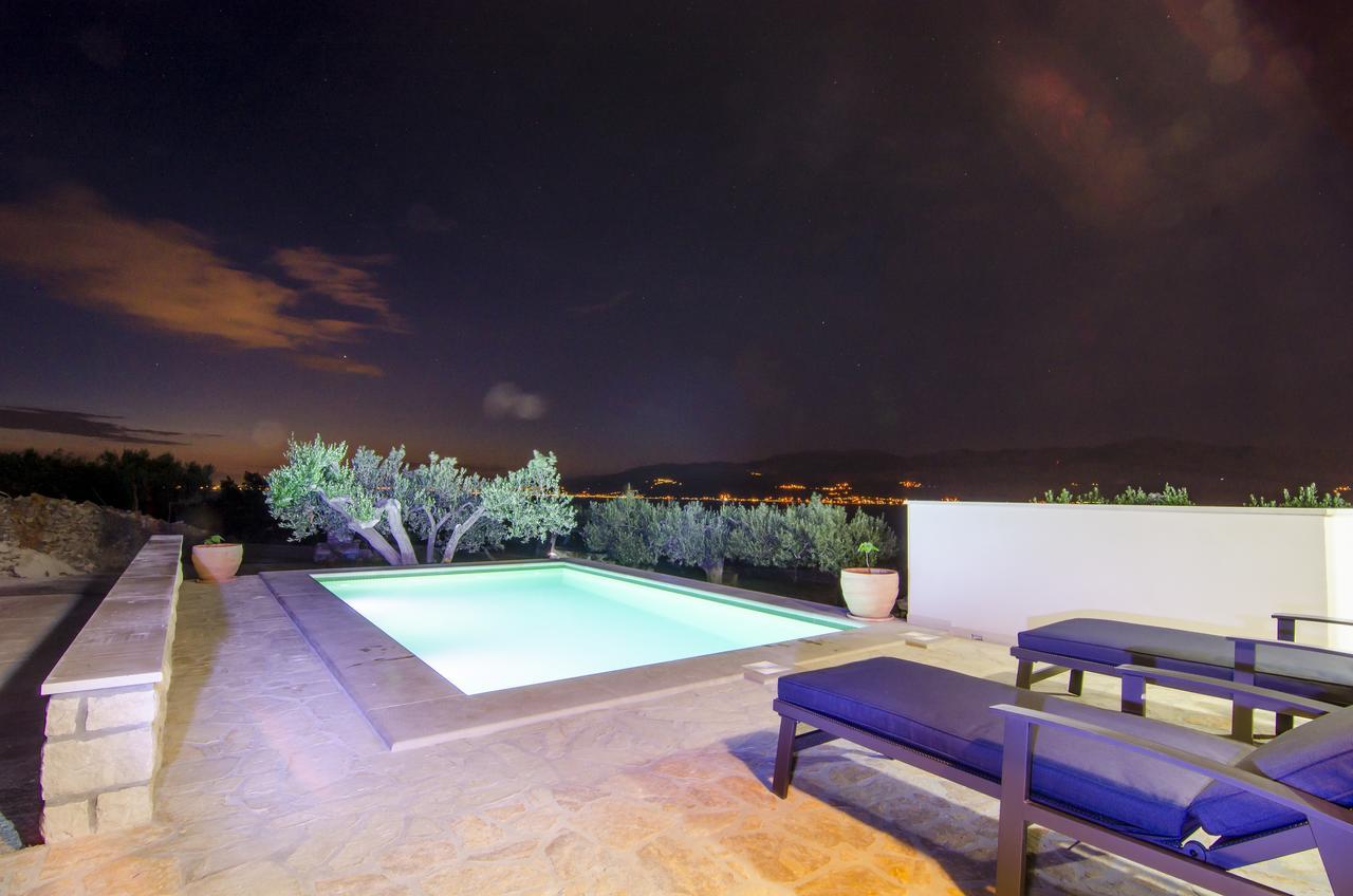Holiday Home Bliss Splitska Ngoại thất bức ảnh